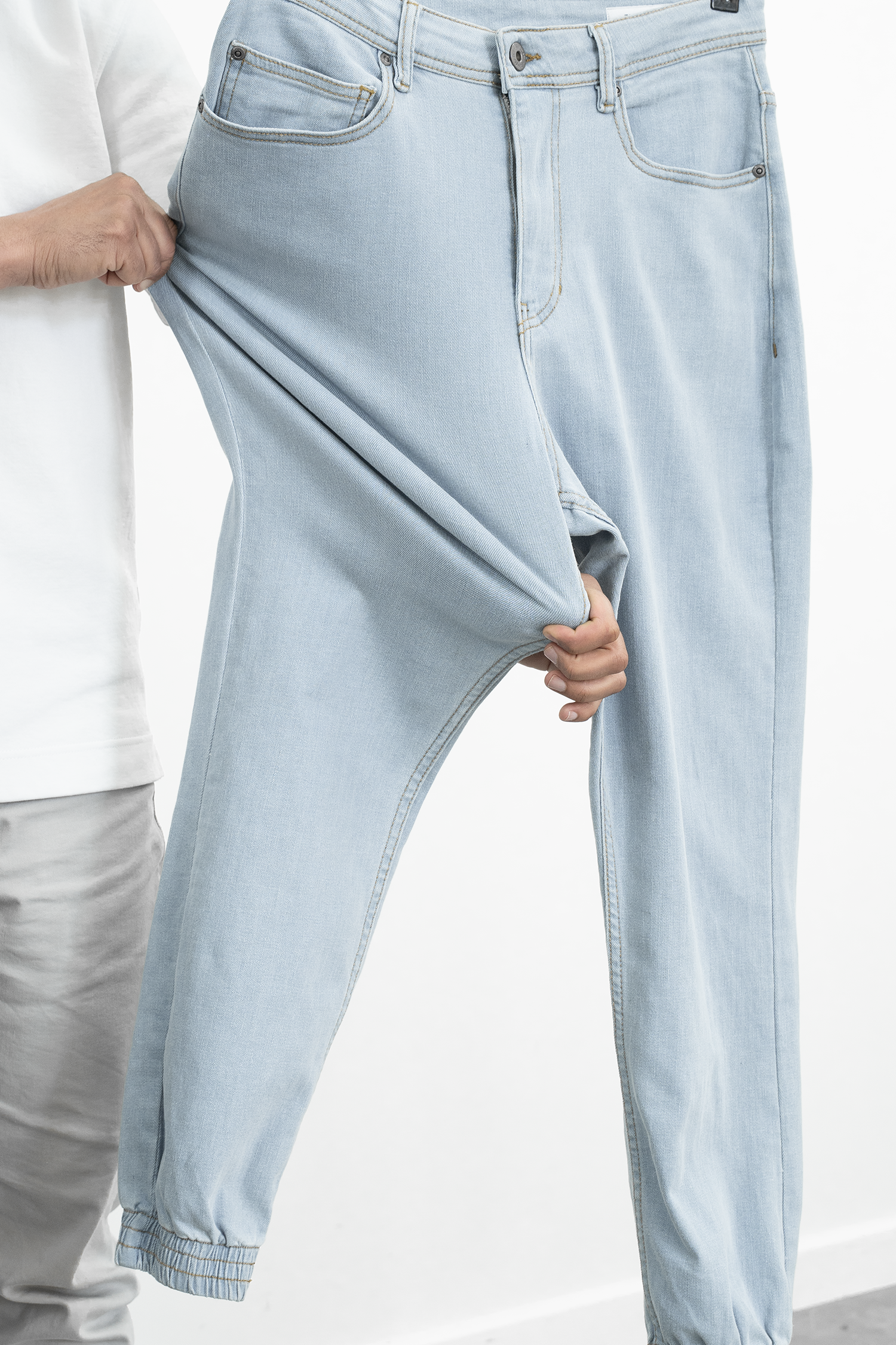 NIL – Jogpant Denim – Bleach