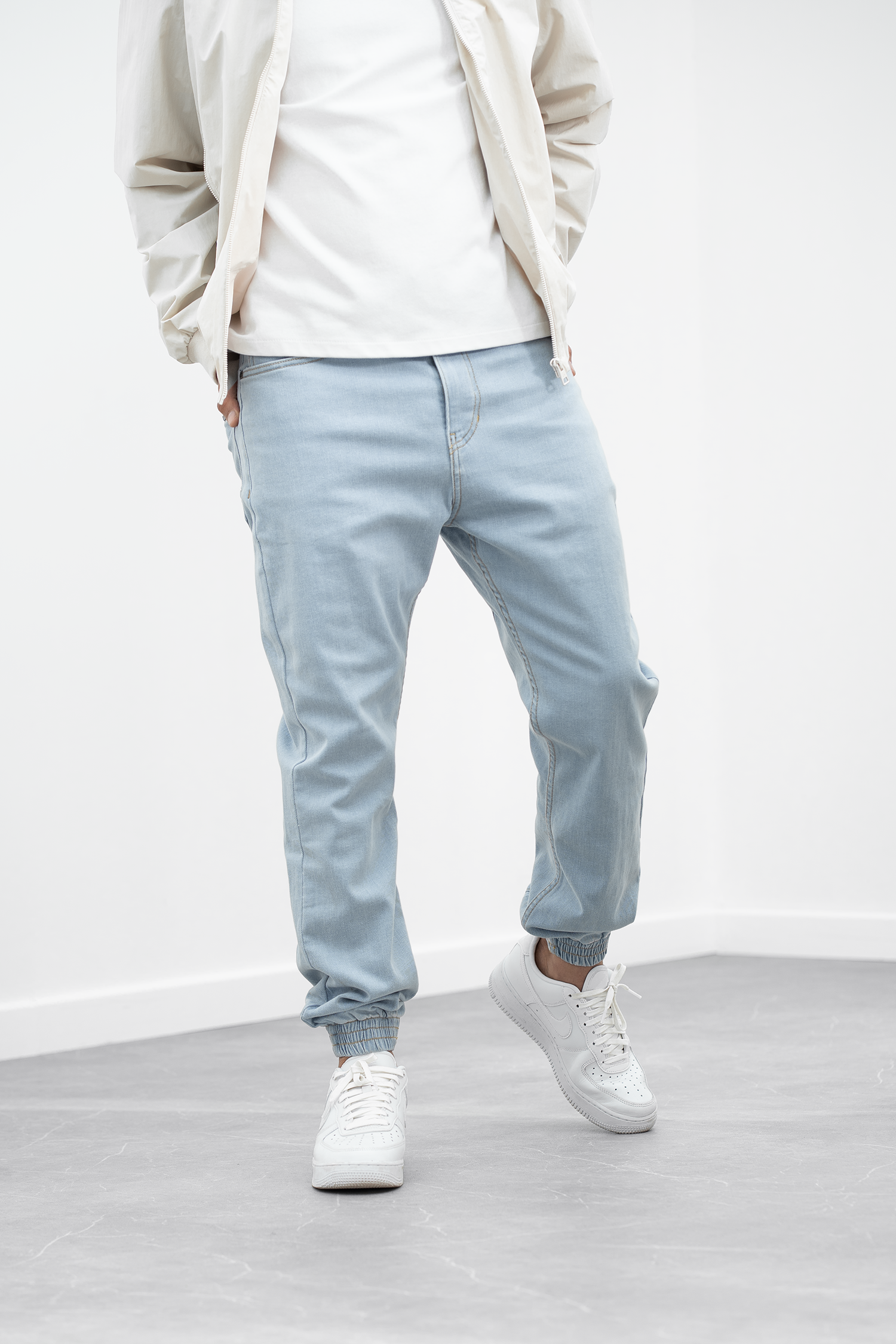 NIL – Jogpant Denim – Bleach